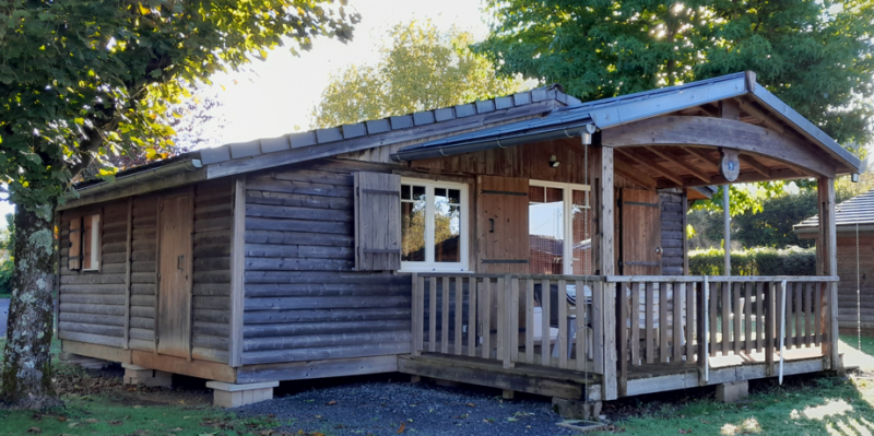 Description d'un chalet au camping de Pleaux