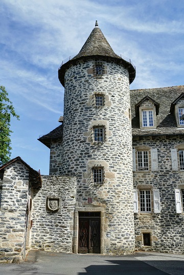 une maison &agrave; pleaux