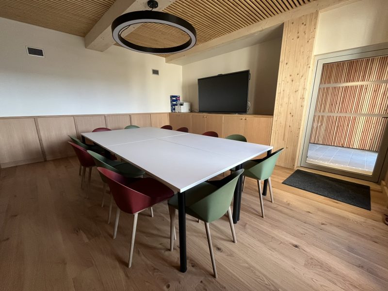 Salle de r&eacute;union Pleaux Cantal